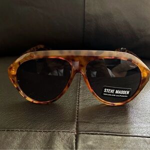 Steve Madden Brown Patterned Sunglasses